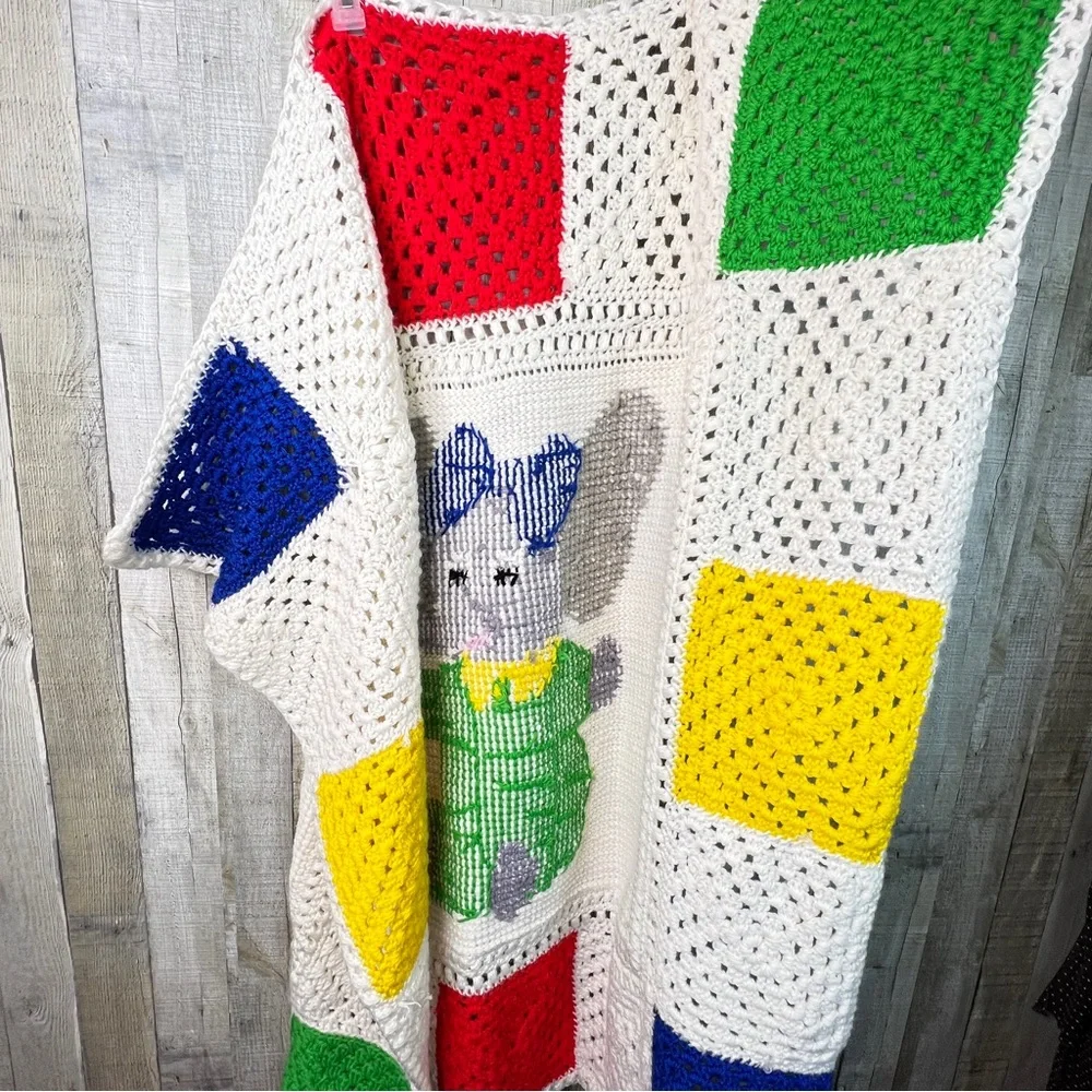Vintage Elephant Crochet Blanket Color Blocks Red Yellow Gray Green Blue & White